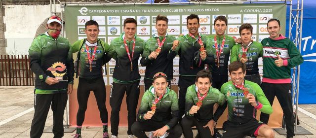 El vinarossenc Guillem Segura, guanya amb el Saltoki el campionat d’Espanya de triatló per clubs