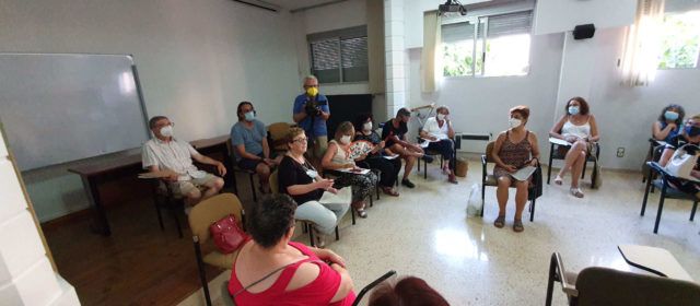 Vídeos: Reunió per demanar la reobertura del JJ Cinema de Vinaròs