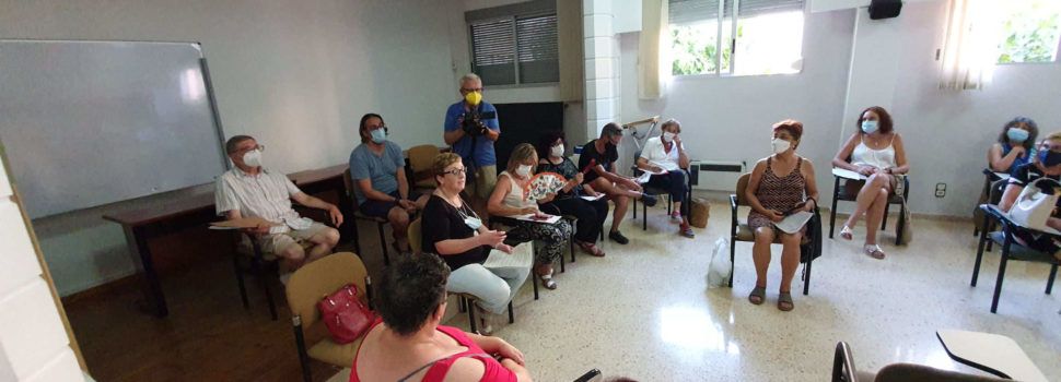 Vídeos: Reunió per demanar la reobertura del JJ Cinema de Vinaròs
