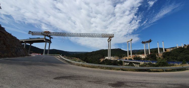 Fotos: Avança el viaducte del barranc de la Bota