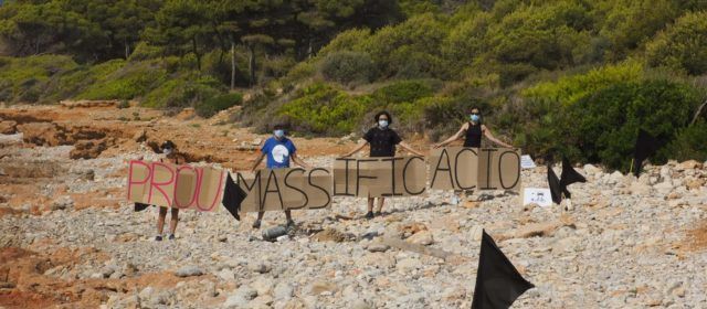 Los ecologistas limpian la Serra d’Irta