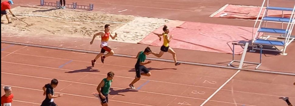 El grup d’atletes S16 del Club Esportiu Vinaròs en el Campionat autonòmic