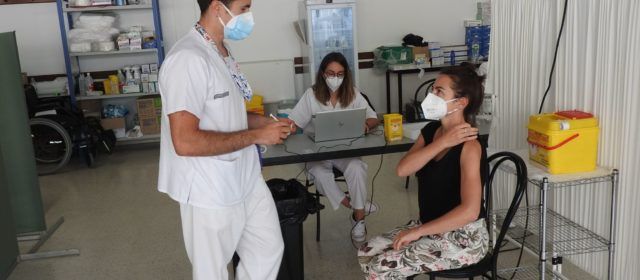 Fotos: Vacunació a la Llar del Jubilat de Vinaròs