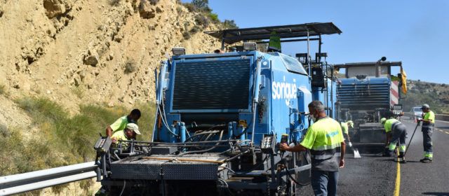 Renoven el paviment de l’N-232 des de l’eixida de Morella fins a La Pobleta