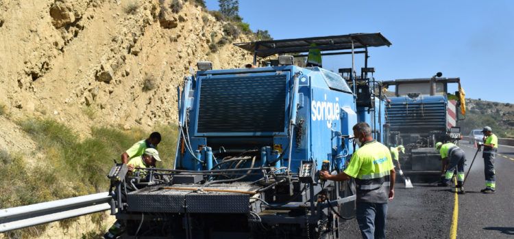 Renoven el paviment de l’N-232 des de l’eixida de Morella fins a La Pobleta