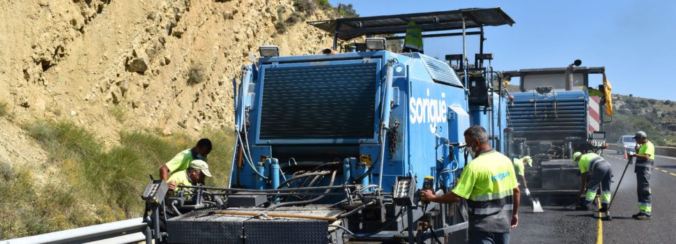 Renoven el paviment de l’N-232 des de l’eixida de Morella fins a La Pobleta