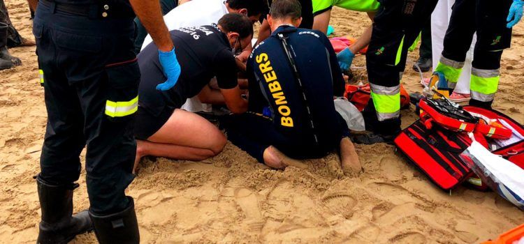Fallece ahogado en Benicarló al intentar ayudar a dos bañistas