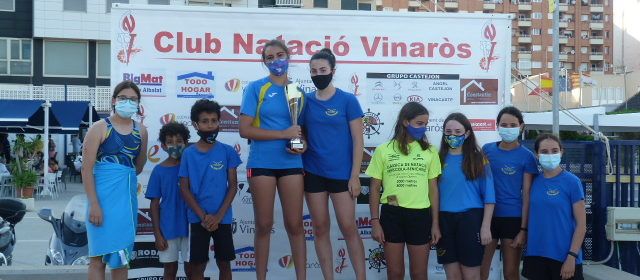 Més d’un centenar de nadadors en la 60 Travessia al Port de Vinaròs, guanyada per David León