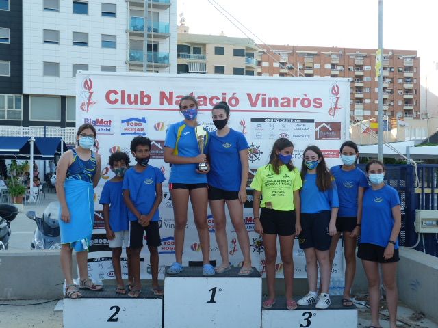 Més d’un centenar de nadadors en la 60 Travessia al Port de Vinaròs, guanyada per David León