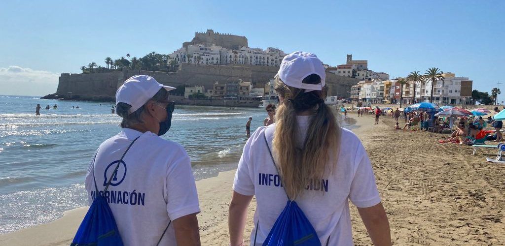 Peníscola compta amb 36 informadors en platges i espais públics
