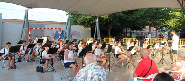 Concierto de la banda infantil de La Alianza, dirigida por Jordi Sabater