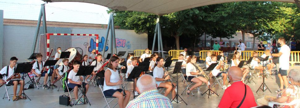 Concierto de la banda infantil de La Alianza, dirigida por Jordi Sabater