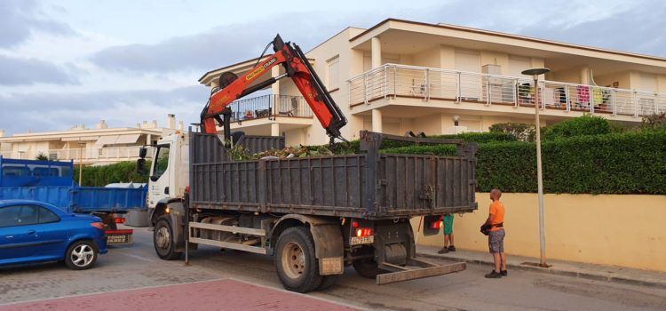 Fotos: neteja matinera de la costa a Vinaròs