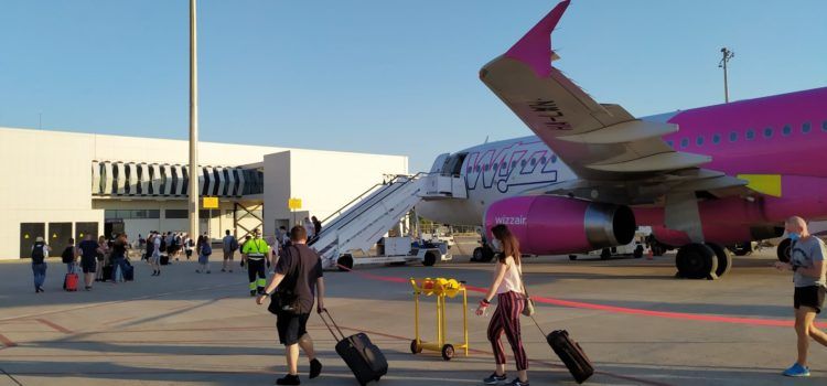Es posa en marxa una nova línia de bus fins a l’aeroport de Castelló
