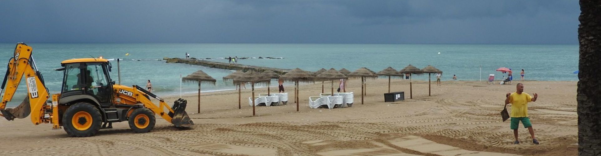 Vinaròs recupera platges i camins després dels danys per la forta pluja de matinada