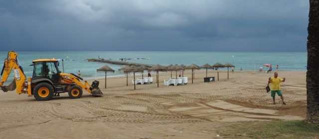 Vinaròs recupera platges i camins després dels danys per la forta pluja de matinada
