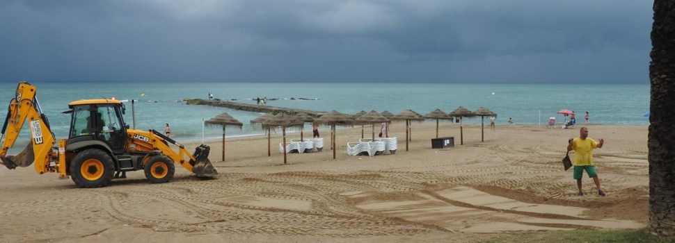 Vinaròs recupera platges i camins després dels danys per la forta pluja de matinada