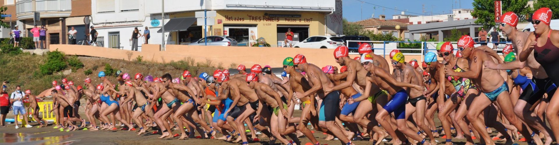 Rècord en la 25 Travessia de la Platja del Forti de Vinaròs: 263 participants