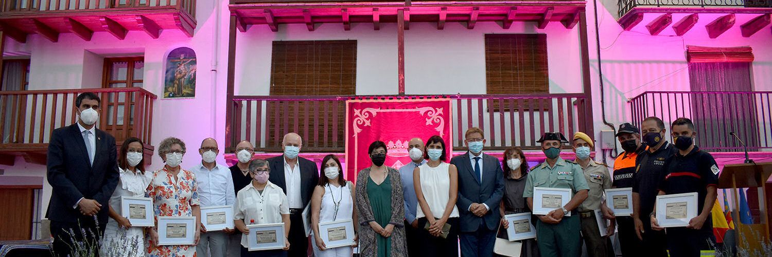 Bombers i Protecció Civil de la Diputació reben la Creu de Santa Llúcia de Morella per la seua implicació en la protecció de la ciutat davant la Covid