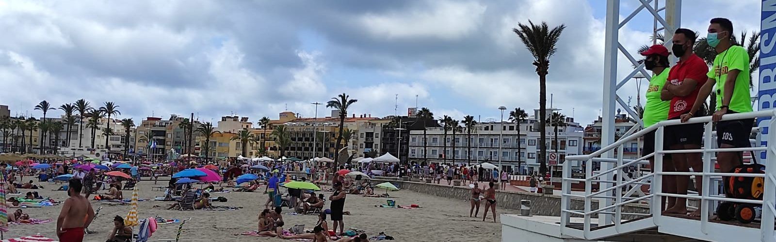 El servei de salvament i socorrisme en platges a Peníscola resol 439 assistències en terra i 10 rescats 