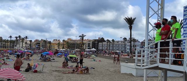 El servei de salvament i socorrisme en platges a Peníscola resol 439 assistències en terra i 10 rescats