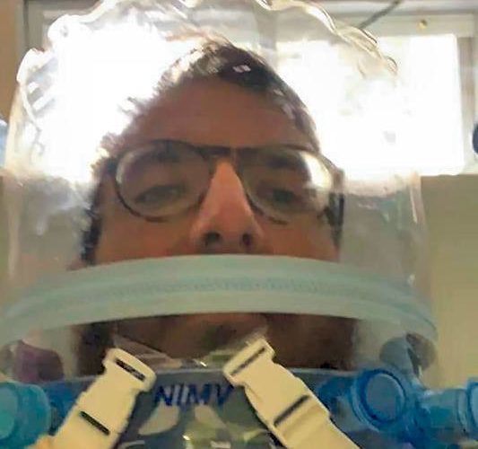 Un veí de Benicarló dedica un missatge als antivacunes després de passar per l’UCI