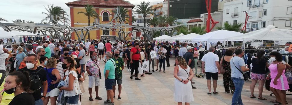 Fotos: Nit de Compres al Passeig de Vinaròs