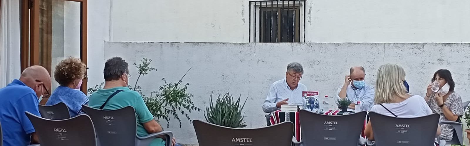Javier Andrés presenta a Vallibona la seua primera novel·la, “Camino roto”