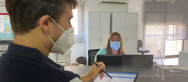 L’Ajuntament de Càlig implanta el sistema de signatura biomètrica en el Registre Municipal