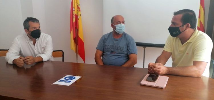 L’alcalde de Peníscola felicita el nou president de la Confraria de Pescadors, Rafael Simó
