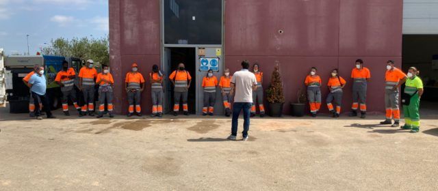 Peñíscola refuerza el dispositivo de limpieza durante la temporada alta