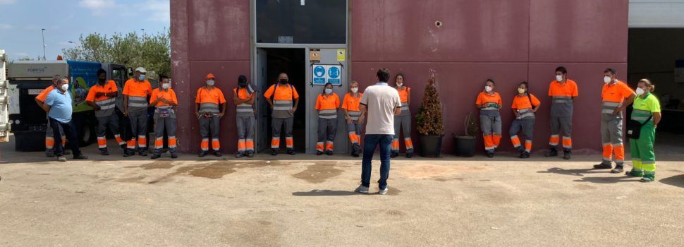 Peñíscola refuerza el dispositivo de limpieza durante la temporada alta