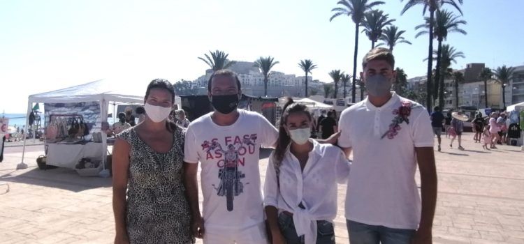 Los comercios de Peñíscola participan en la feria de Botigues al Carrer