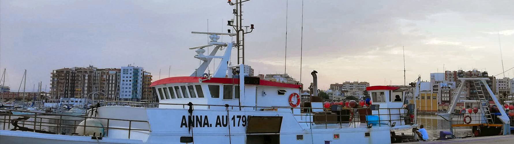 Fotos: barques italianes al port de Vinaròs