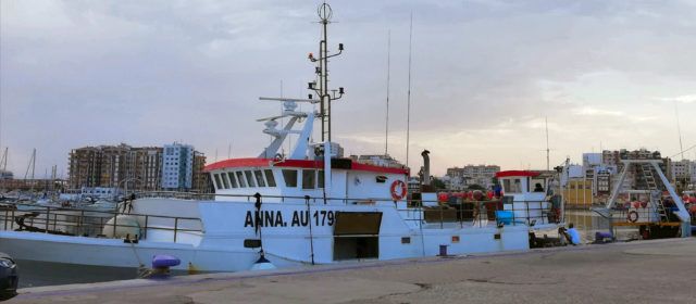 Fotos: barques italianes al port de Vinaròs
