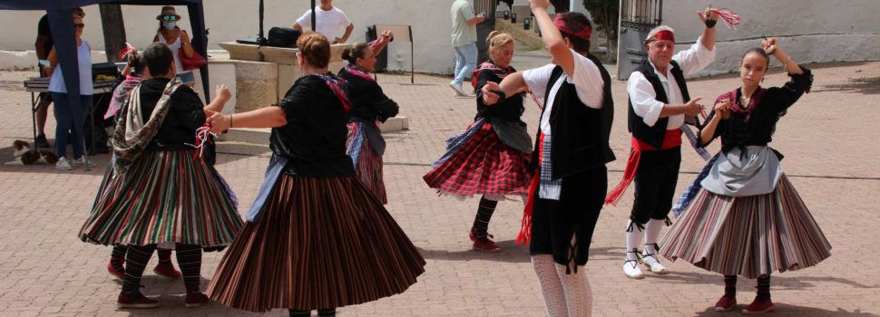 Lo mejor de Les Camaraes, en la ermita de Vinaròs, a “pleno sol”
