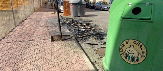 La Policia Local de Vinaròs deté el presumpte responsable del incendis dels contenidors
