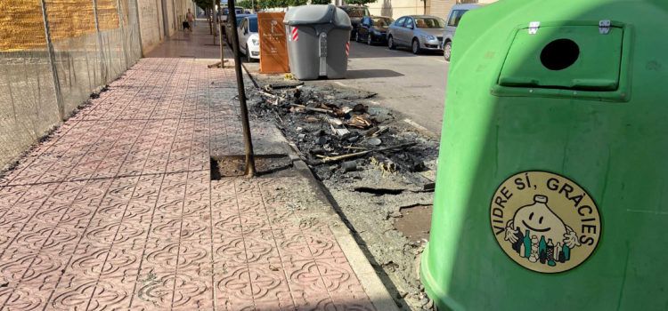 La Policia Local de Vinaròs deté el presumpte responsable del incendis dels contenidors
