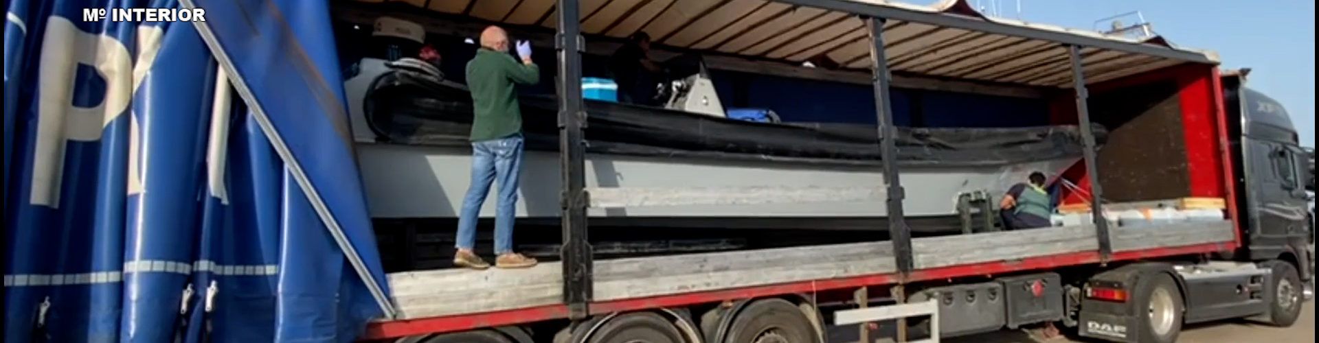 La Guardia Civil incauta una embarcación rápida oculta en un remolque en el Delta de l’Ebre
