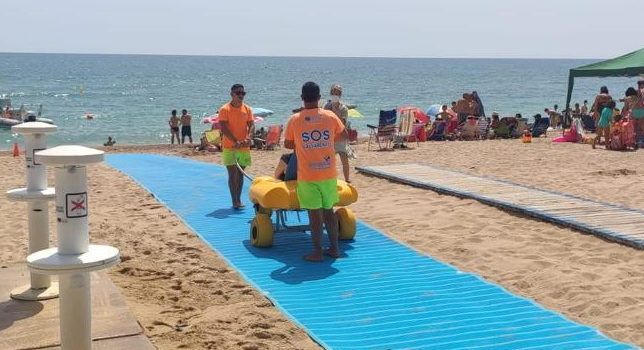 Turisme millora l’accessibilitat de les platges del Morrongo i la Caracola