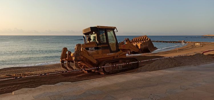 Arena para la playa del Fortí y nuevos trámites para la pasarela del Cervol