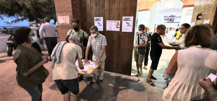 La població de Vinaròs dóna suport a la reobertura del JJ Cinema