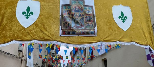 Vilafranca adorna sus calles, recuperando una vieja costumbre