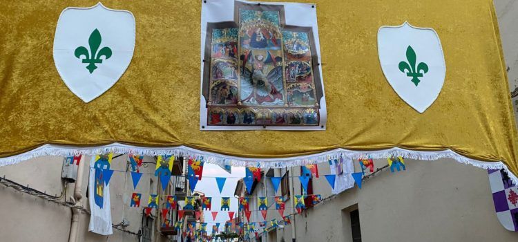 Vilafranca adorna sus calles, recuperando una vieja costumbre