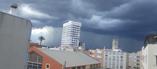 Fotos: Núvols amenaçants a Benicarló