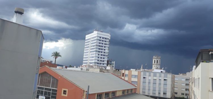 Fotos: Núvols amenaçants a Benicarló