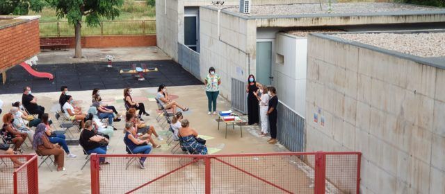 Els col·legis ja fan reunions amb les famílies