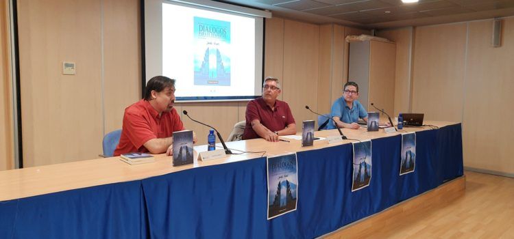 Fotos i vídeo: presentació del tercer llibre de Jordi Vives