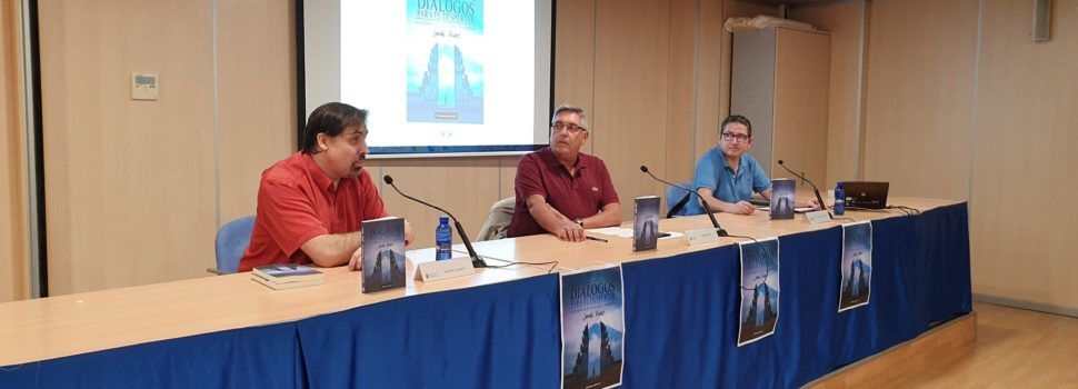 Fotos i vídeo: presentació del tercer llibre de Jordi Vives