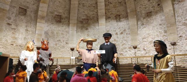 Vídeo i fotos: Els nanos i gegants de Vinaròs dansen a l’Alguer